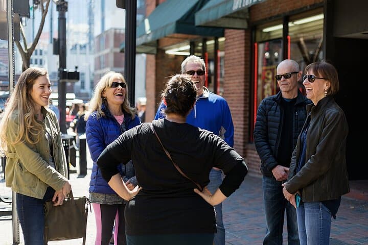 סיבוב הליכה באי סטטן ופרוסת פיצה
