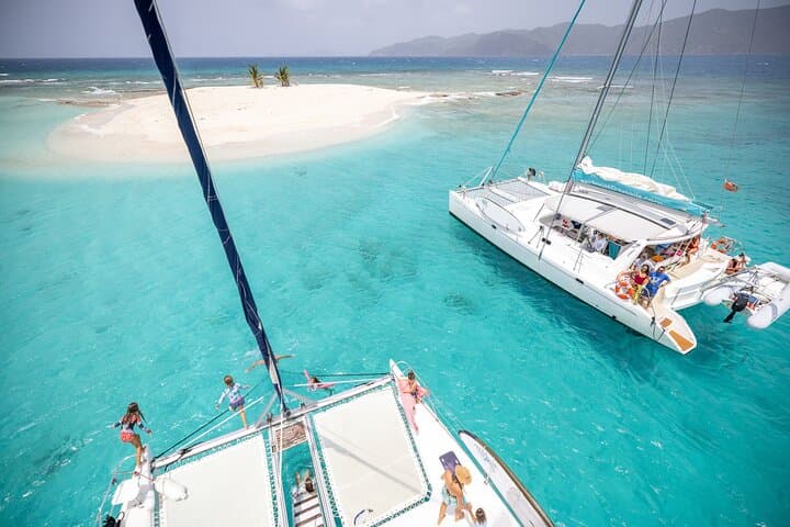 Jost Van Dyke - Sandy Spit & Soggy Dollar Sailing Tour in the BVI