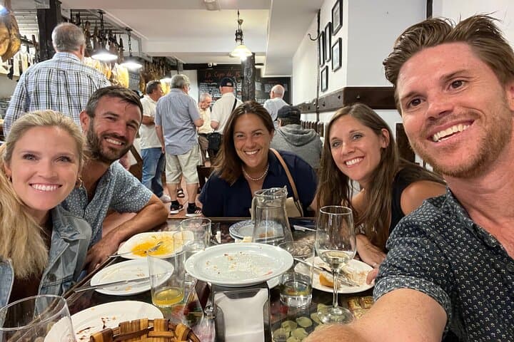 גלה את הפינטקס הטובים ביותר של סן סבסטיאן בסיור קולינרי ייחודי