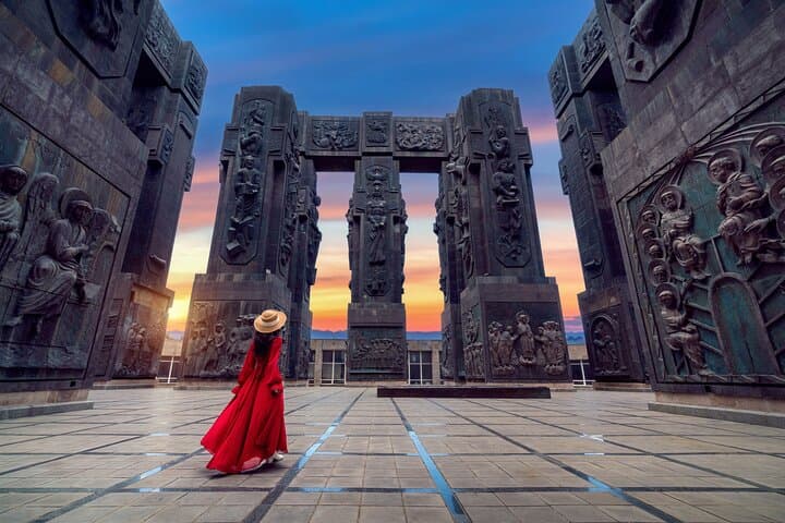 טביליסי: מצאחתי, ג'וורי, שוק, טעימות יין, כרוניקות של גאורגיה