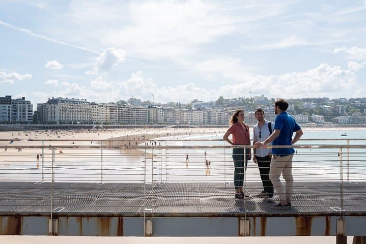 San Sebastian walking tour with pintxo and drink option