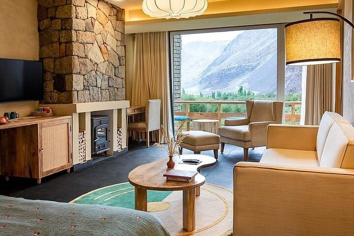 Ladakh 5-Star Premium Tour 7 Days