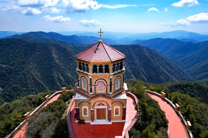 סיור יום בפסגות טרודוס וטעמים הרריים מפאפוס