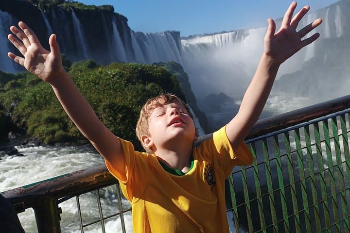PRIVATE - iguazu falls in 1 day Brazil + Argentina + boat option