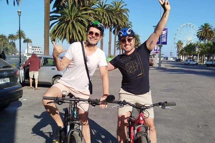 רכיבת אופניים לאורך קו החוף של וינה דל מאר