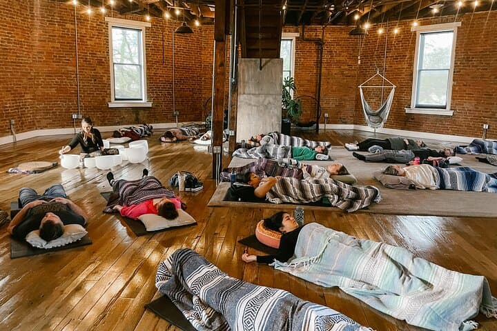 מדיטציית אמבט צליל בלקסינגטון