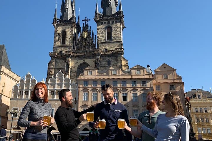 Prague Historic Pub Tour with Drinks Included