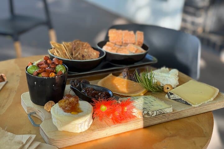 סיור אוכל בעמק יארה, תה דווינשייר, גבינות ושוקולד