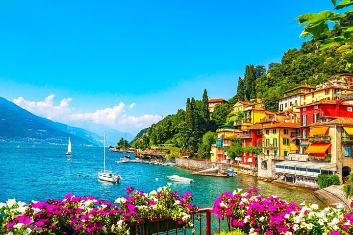 Bellagio & Varenna Full-day Tour on Lake Como by private boat