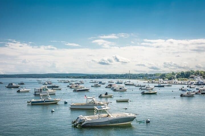 השכרת קיאקים בפלימות' — חקר את הטיילת ההיסטורית