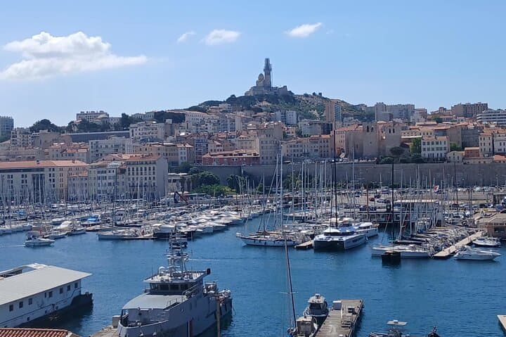 Private day tour: MARSEILLE, CASSIS & CAP CANAILLE