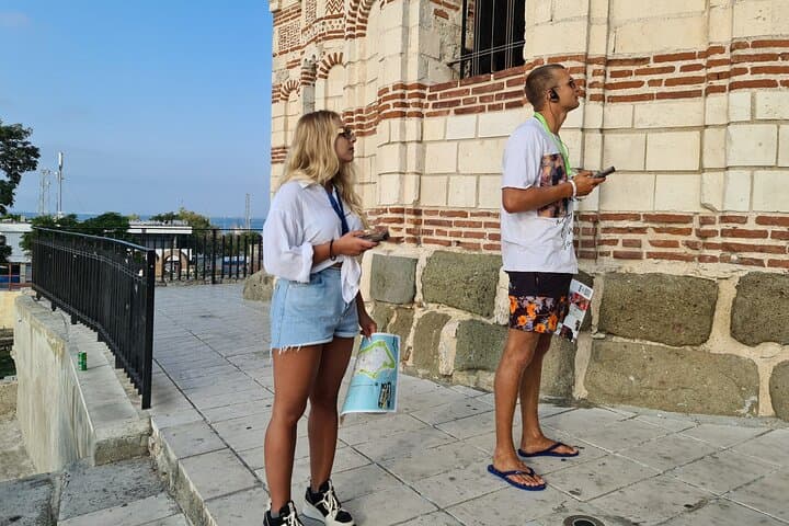 נסבר: סיור מדריך שמע בנסבר עם ביקור ביקב