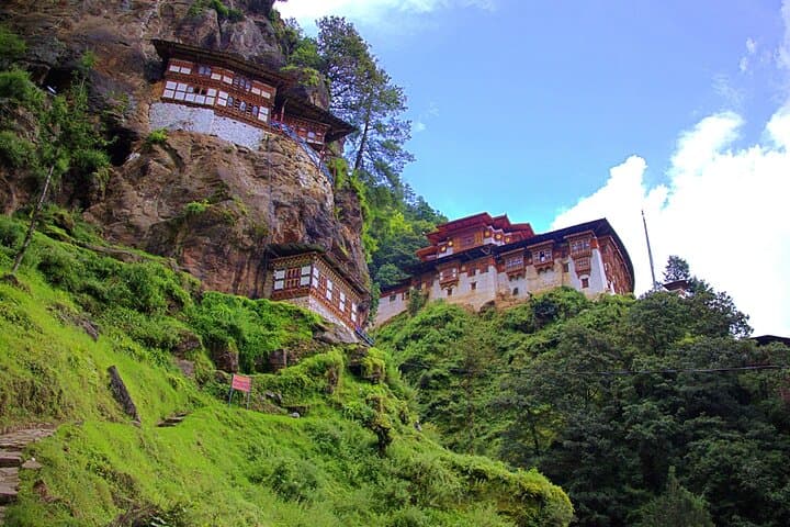 טיול בן 6 ימים בבוטן - פונאקה