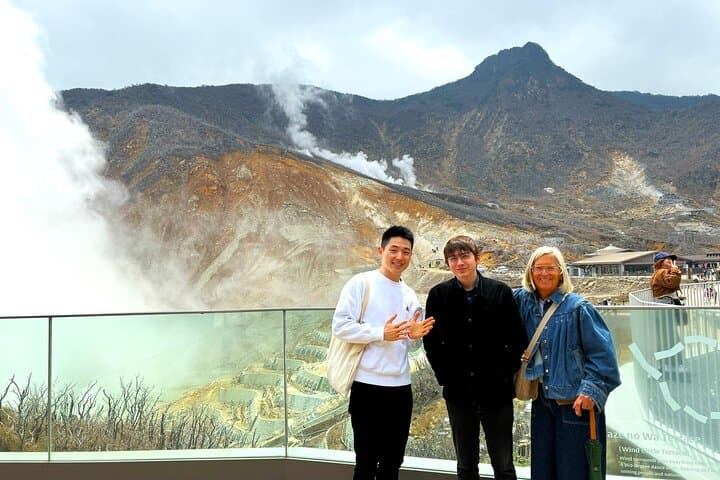 Hakone Adventure: Explore Nature’s Beauty and Tranquility