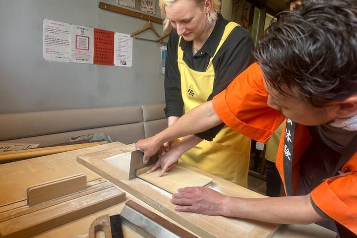 Popular in SapporoExperience authentic hand-made soba at a real soba shop!