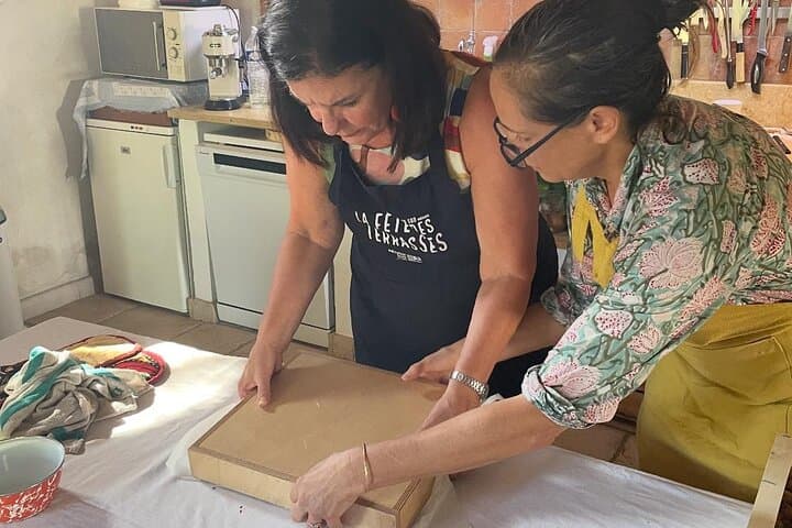 Atelier transformation Almonds Nougat by a producer