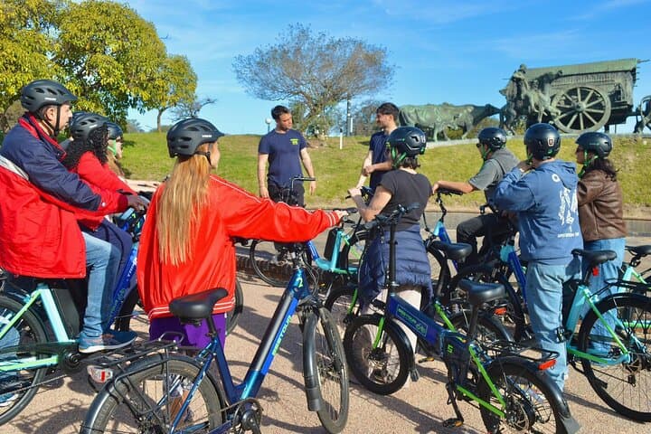 סיור אופניים חשמליים במונטווידאו