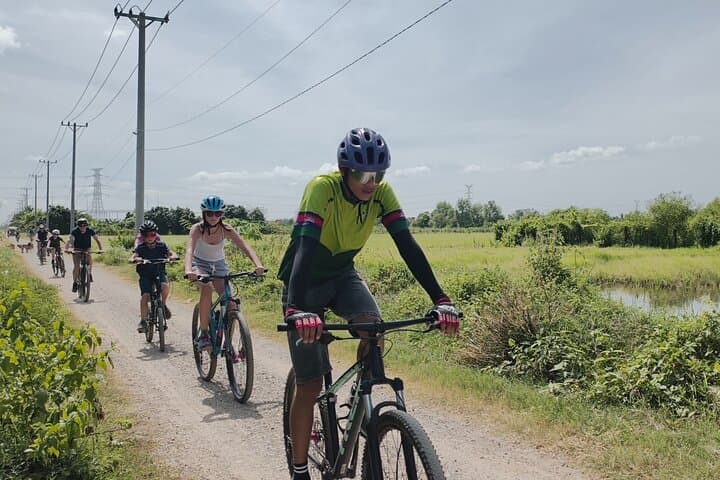 סיור אופניים בחצי יום על חיי פרנסה מקומיים בבאטמבנג