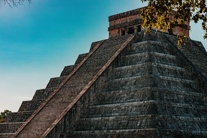 Merida : Chichen Itza, Izamal and Cenote with lunch and pick up