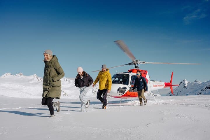 Fox Glacier: 25-Minute Helicopter Flight with Snow Landing