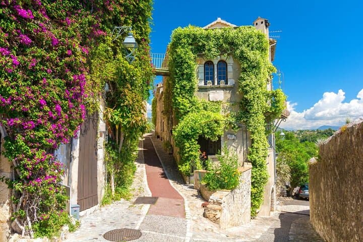 From Nice: Cannes, Antibes and St Paul de Vence Private Tour