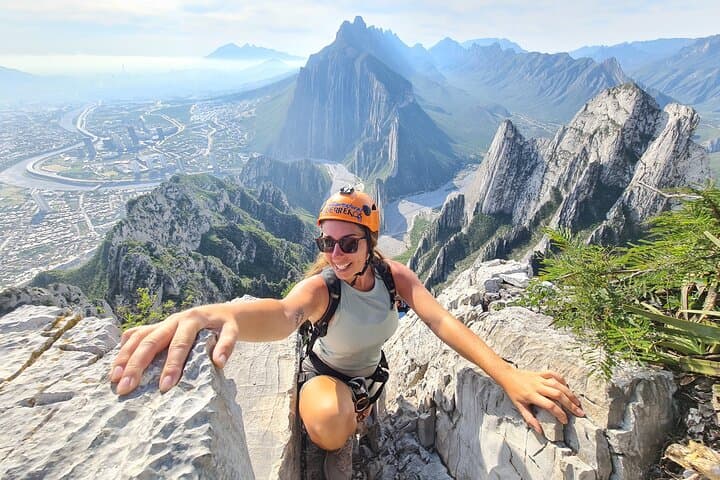 טיול רגלי, טיפוס והשתלשלות בקן של האגרים