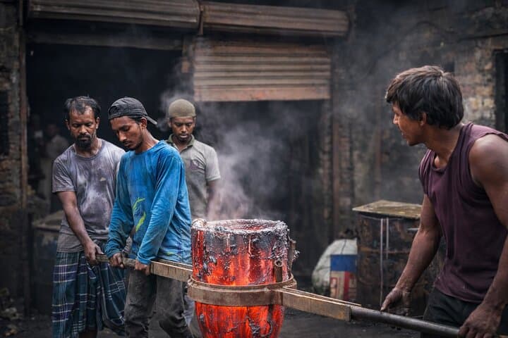 Dhaka Street & Culture Photography – Private Full-Day Tour