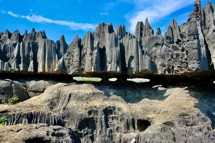 7 Days from Morondava: Tsingy, Baobabs, Lemurs & Belo/sea
