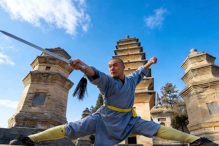  Zhengzhou: Private Transfer to Shaolin Temple & Longmen Grottoes