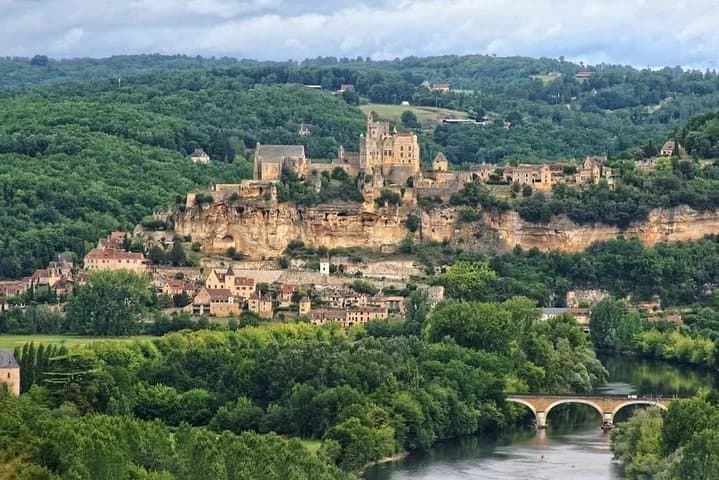 Sarlat : Private Tour to Dordogne Valley by Exploreo24