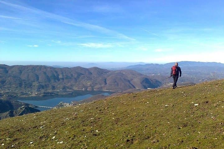 Hike Lake Castle and Good Food!