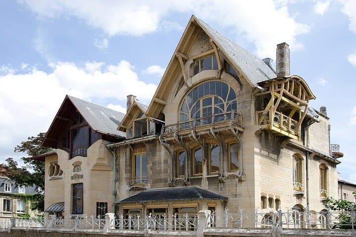 טיול הליכה פרטי בננסי עם מדריך מקצועי.