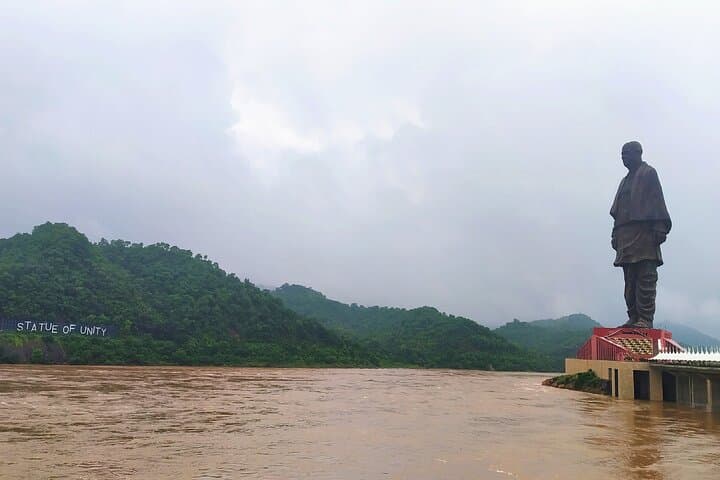 טיול יום לפסל האחדות (סיבוב Sightseeing מלא מוודודרה)