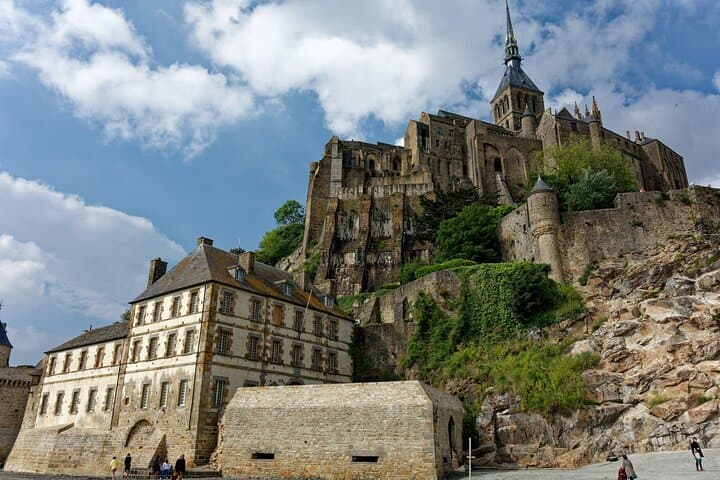 5-hour Private Tour of Mt St Michel From St Malo hotel or port
