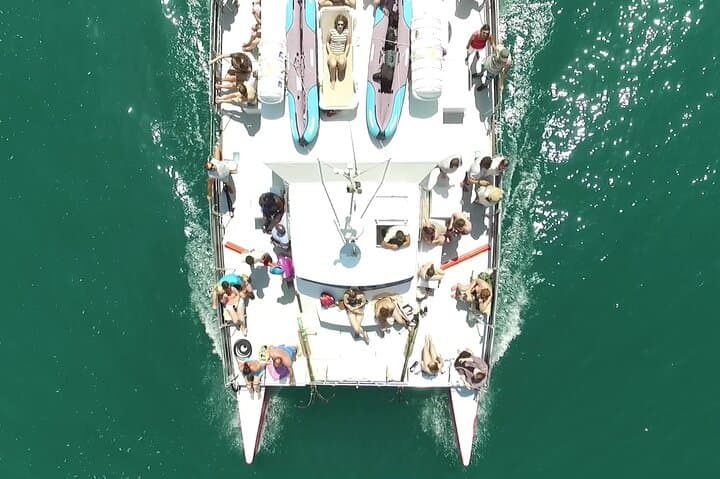 מערת בנגיל וברביקיו על החוף