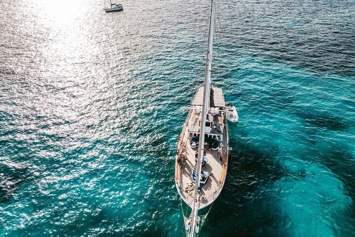 שיט מסביב למלטה כולל לגונה כחולה עם ארוחת צהריים ומשקאות