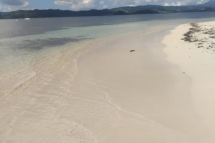 גלה את היקום המפואר של האיים והקרקעית הימית