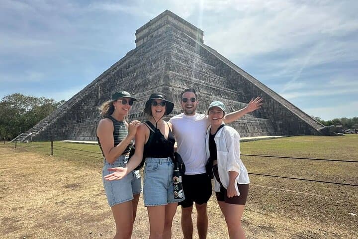Chichen Itza walking tour early access without lines small group