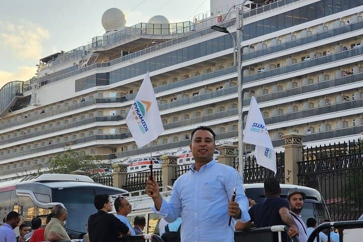 From Sokhna Port: Giza Pyramids and Museum, Private Day Tour.