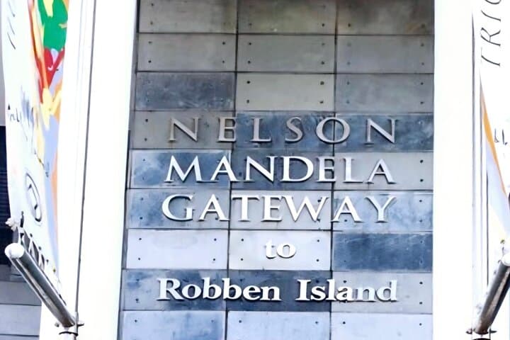 Robben Island Guided Tour&Pre-Booked Historic Prison,Pickup&back