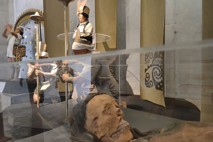 Tours the Warlock and Mrs. Cao