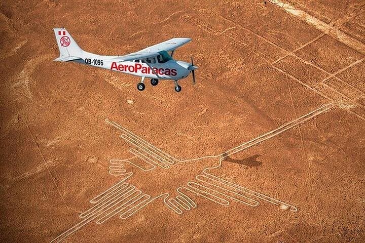 טיול של 2 ימים מלימה: טיסת קווי נאסקה, פארקאס והואקצ'ינה