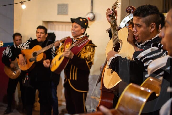 הליכה בלילה עם האסודיאנטינה