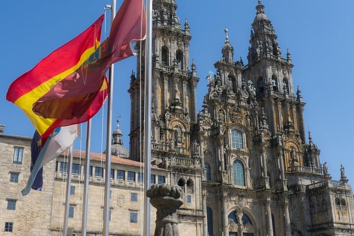 סיור חופי בווידגו סנטיאגו דה קומפוסטלה עם מדריך