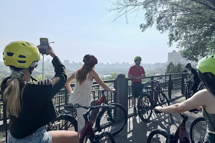 Edmonton City Highlights 3 Hour Bike Tour, E-Bike Upgrade Avail.