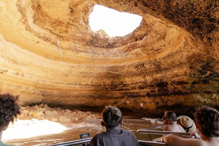 BENAGIL Cave Tour