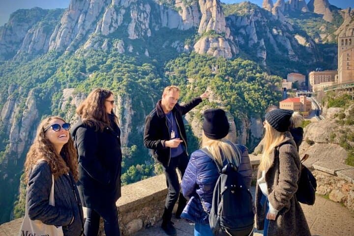 Barcelona to Montserrat Monastery: Tour, Transfers & Basilica
