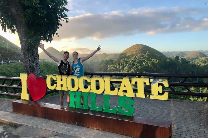Chocolate Hills Tour Tarsier Loboc River in Bohol