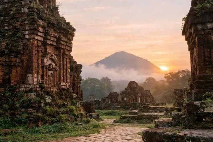 Early & Morning My Son Sanctuary, Traditional Food with Boat Trip