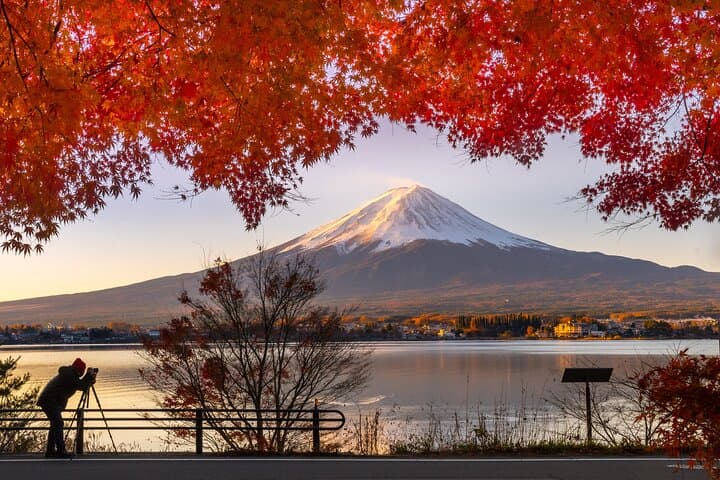Iconic Mount Fuji & Lake Kawaguchiko Breathtaking Private Tour